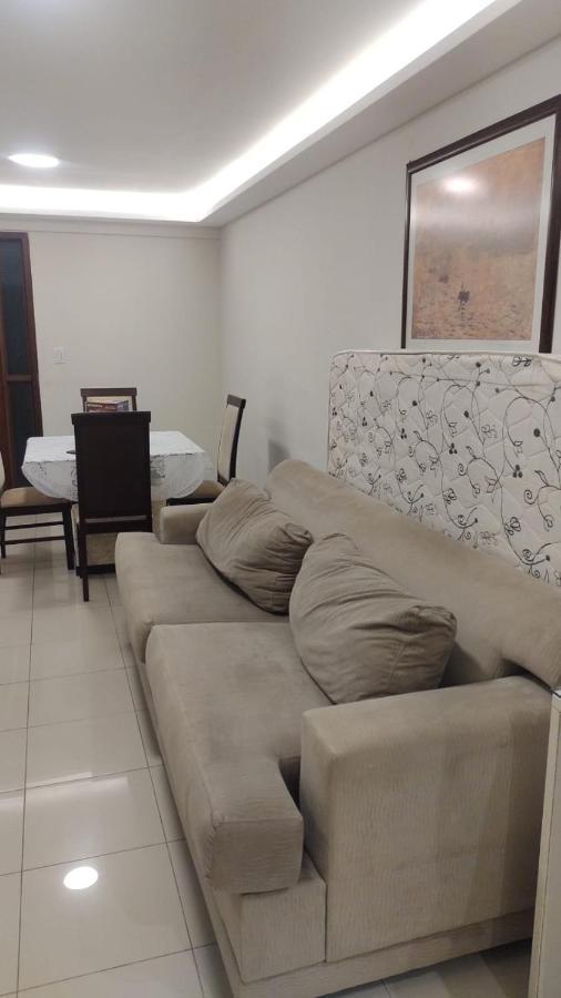 Na Beira De Pajucara - Edificio Casa Bela - Aparamento Com 02 Quartos - Possui Varanda - Vista Lateral Do Mar- Avenida Doutor Antonio Gouveia 77-Consumo Eletrico E Pago No Ckeck-Out- 1 Kwh E 1,35 Reais - Tem Tela De Protecao Na Varanda E Janelas Maceio  Luaran gambar